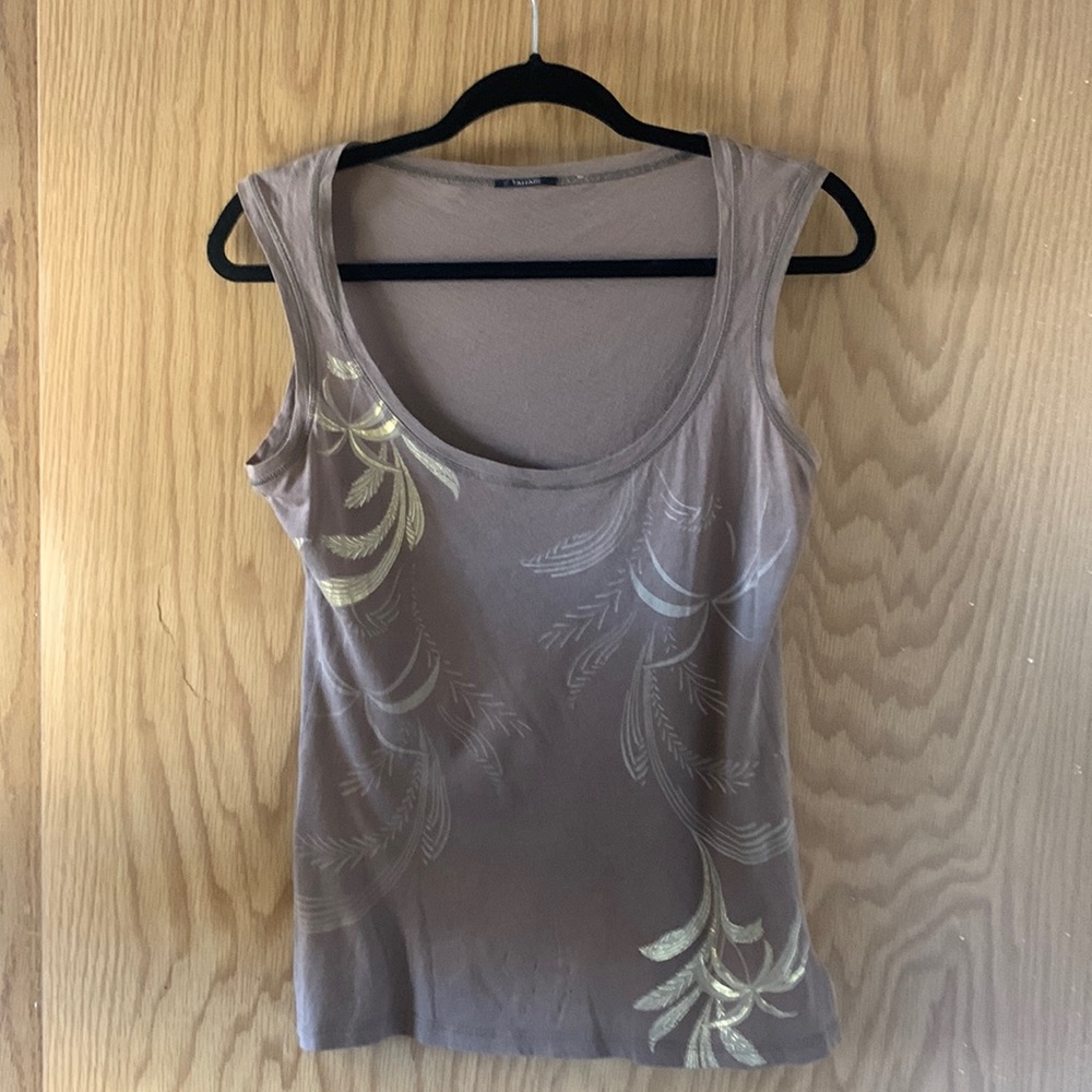Tahari tank top w gold and khaki design.